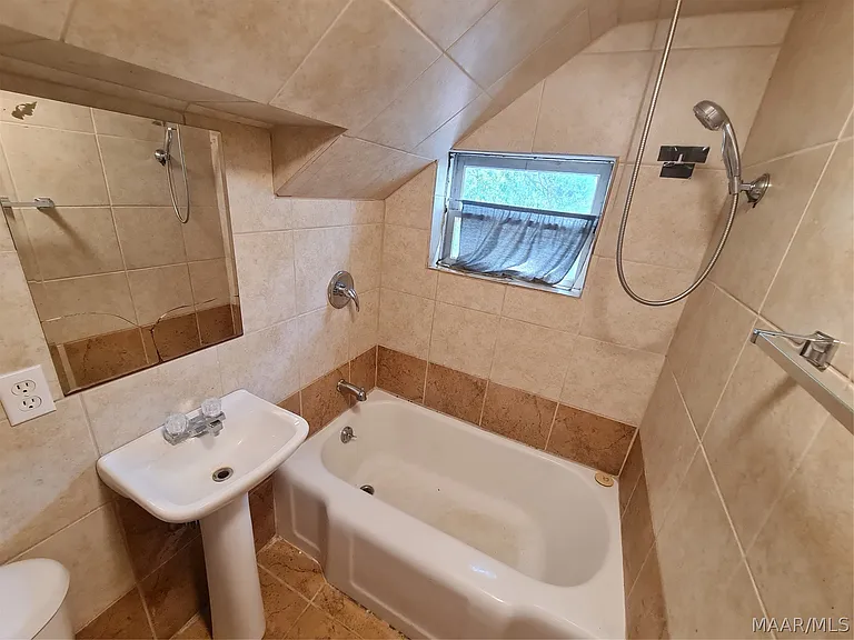 2305 Yancey Ave #B — Photo 11
