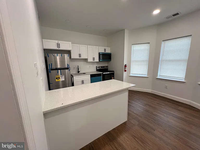 2145 Elkins Ave #B — Photo 1