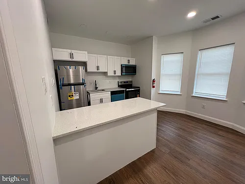 2145 Elkins Ave #B Photo 1 2145 Elkins Ave #B Photo 1
