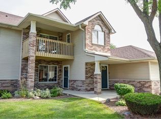 4771 W Maple Leaf Cir, Milwaukee, WI 53220