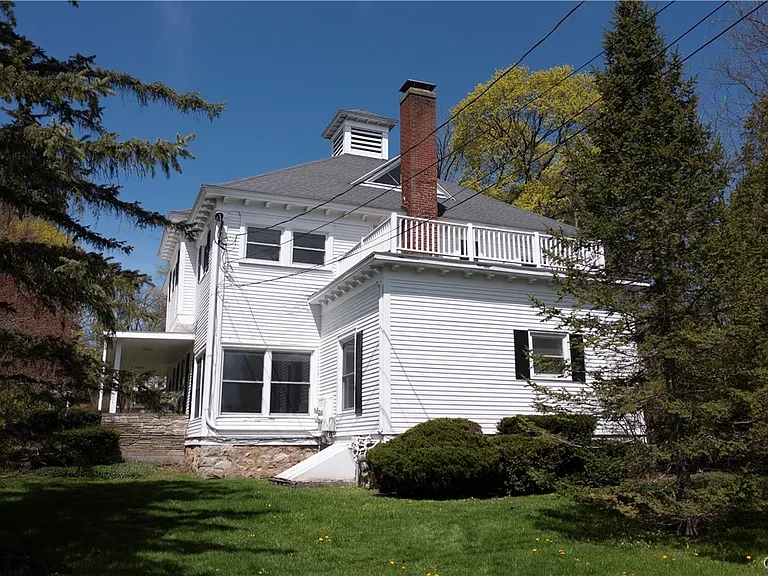 40 Lakeview Cir #2 — Photo 12