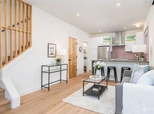 916 N 100th St #B, Seattle, WA