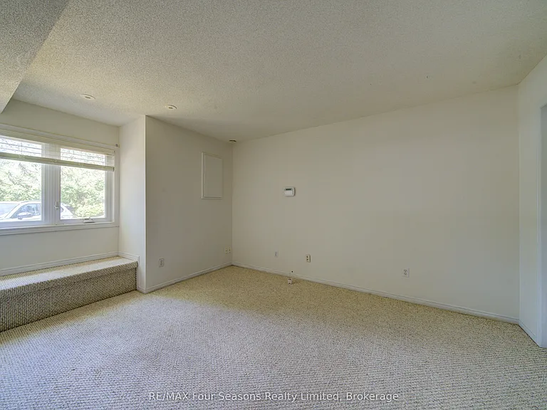 5 Harbour St E #1 — Photo 4