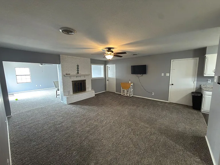 1805 S Bryan Ave — Photo 9