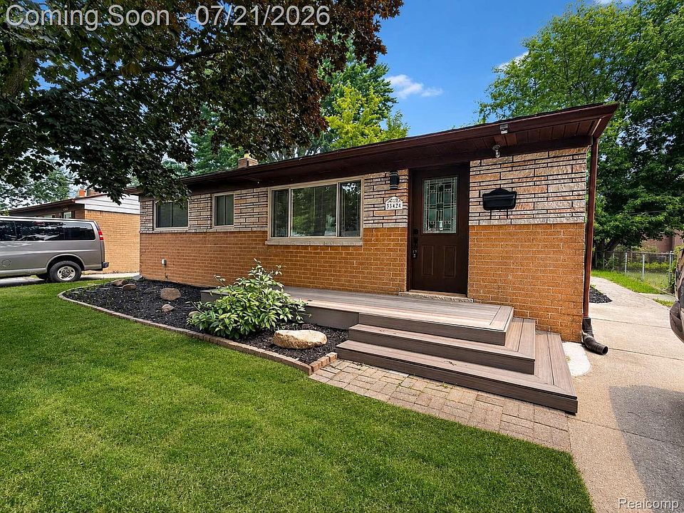1st image of 33424 Cheryl St S