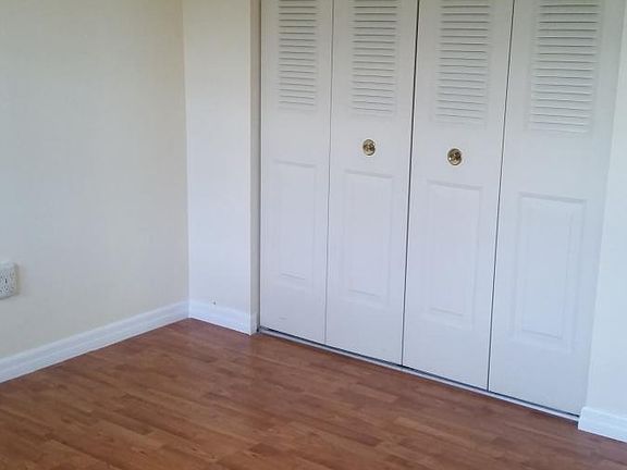 Bedroom/Large closets