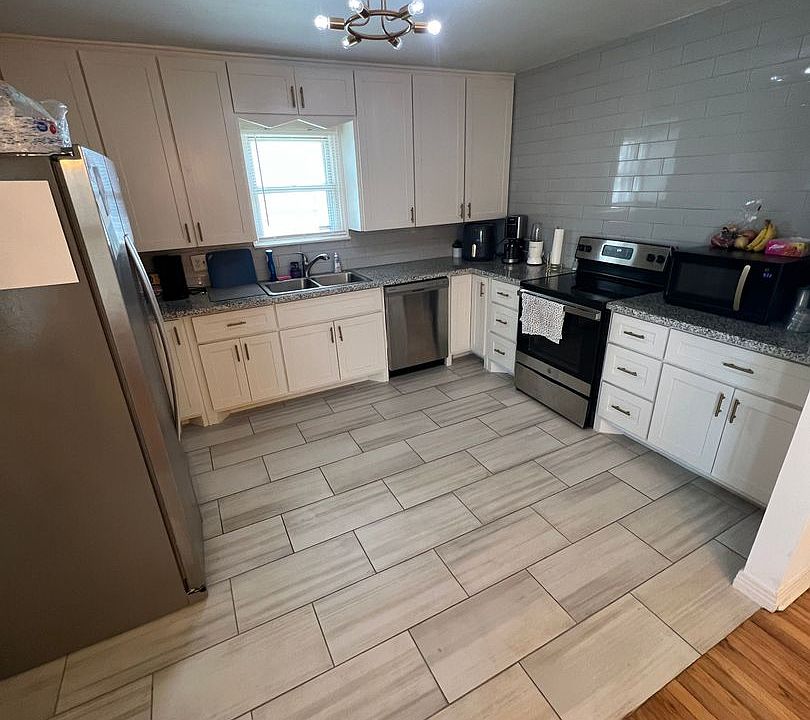 1st image of 2504 Knoxville Ave