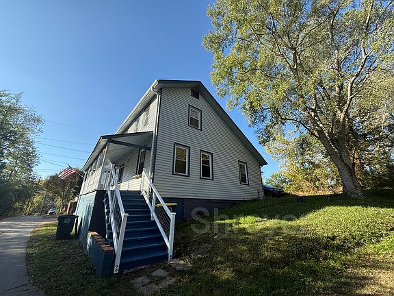 Side view and backyard