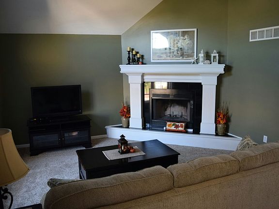3rd image of 5306 Stoneridge Dr