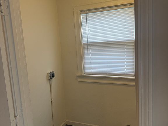 5th image of 844 S 10th St