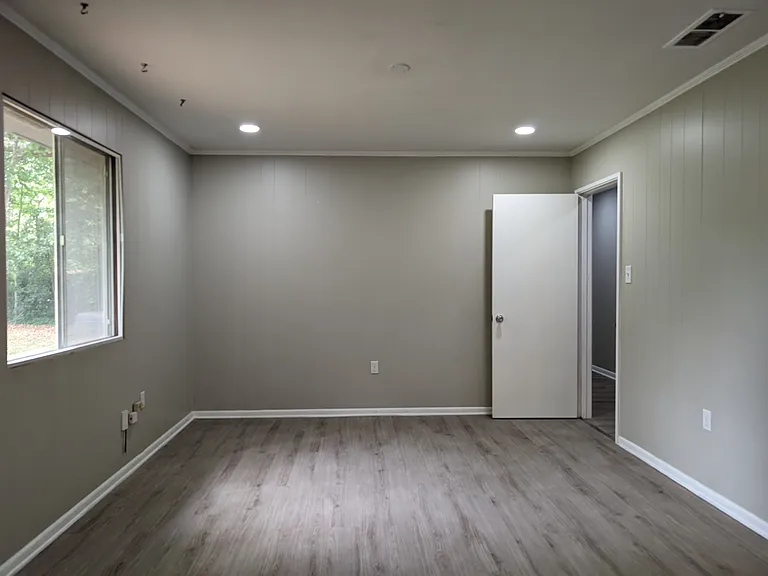 2904 Williamsburg Rd — Photo 6