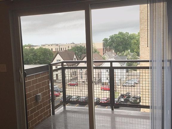 2nd image of 425 W Washington Ave APT 407