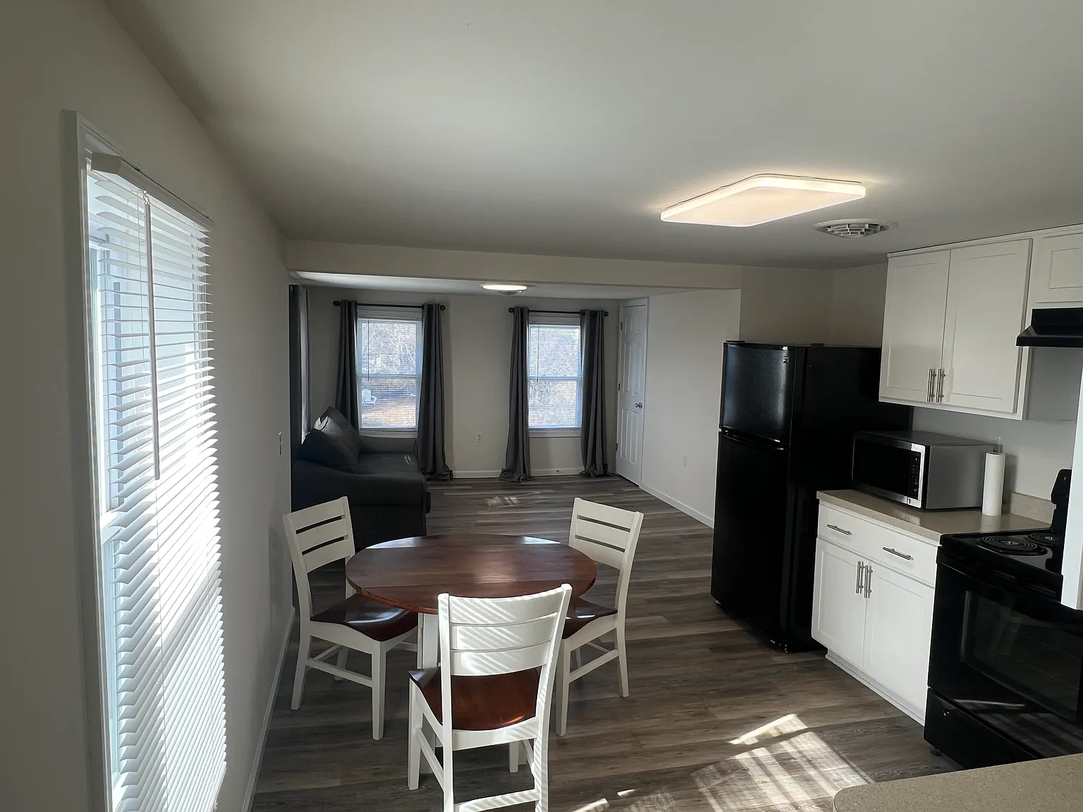 1 bed, 800 sqft, $1,350 — Photo 2