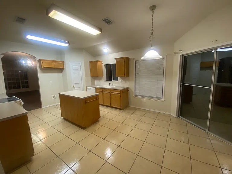 2128 Modoc Dr — Photo 9