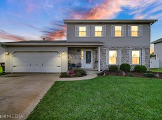 516 Hickory Ln, Peotone, IL 60468