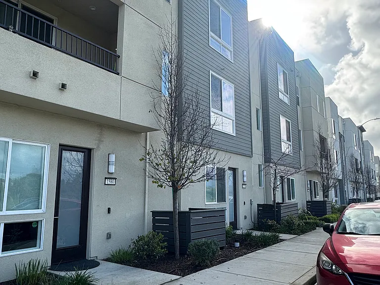 1580 Wright Ave — Photo 17
