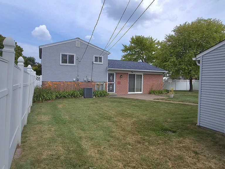 33011 Lynx St — Photo 2