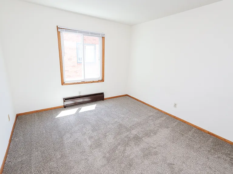 Minnehaha Apartments | 3628 — Photo 9