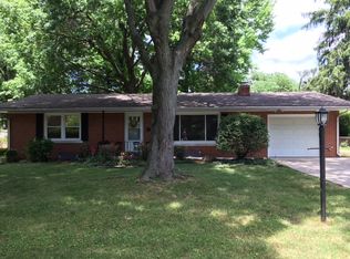 9 Top Hill Ln, Leland Grove, IL 62704