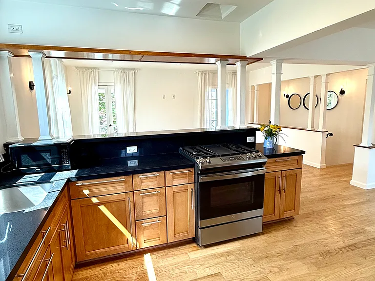 908 Parkman Ave #908 — Photo 8