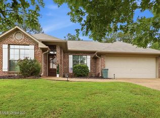 326 Fairview Dr, Brandon, MS 39047