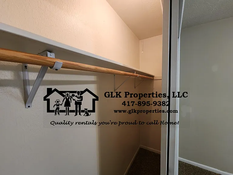 302 N Burton Ave — Photo 9