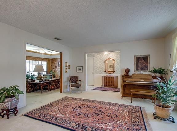 4th image of 2504 Indian Hills Dr