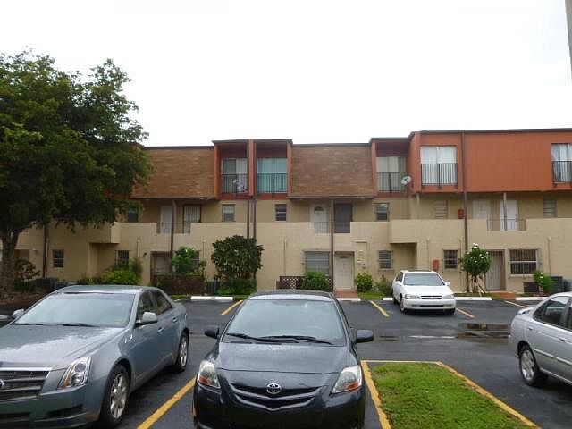 1st image of 301 NW 109th Ave APT 203
