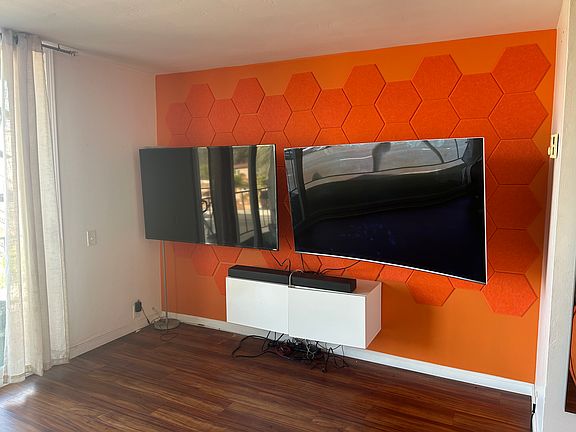 3rd image of 4477 Mentone St Unit 203