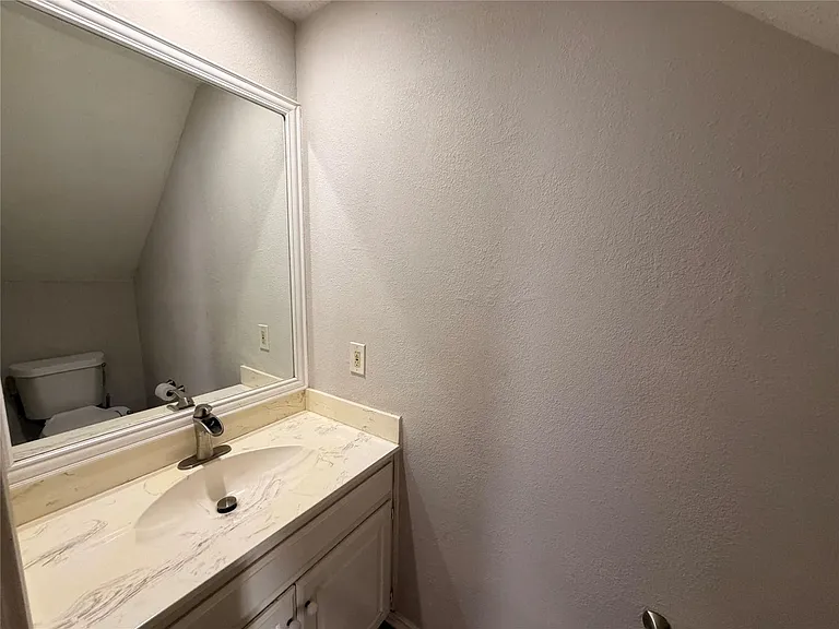 342 Arbor Ct — Photo 4