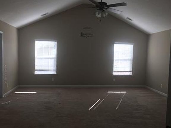5th image of 607 Red Oak Ln