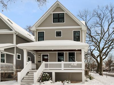 946 Clinton Ave, Oak Park, IL, 60304