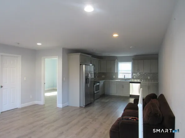 87 S Lexington Ave #E, Norwalk, CT 06854