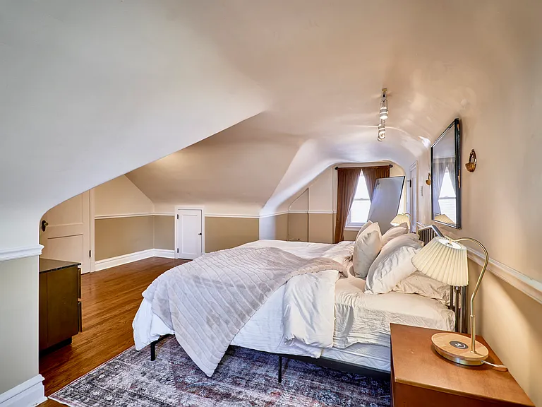 5210 Pernod Ave — Photo 28