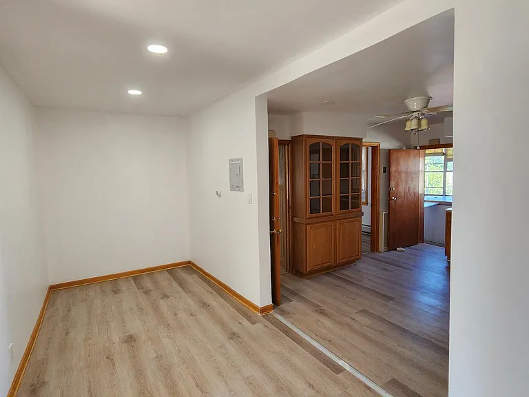 48 Lang St #2 — Photo 11
