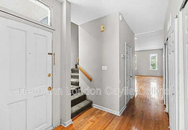 1708 S Tucker Blvd #C — Photo 2