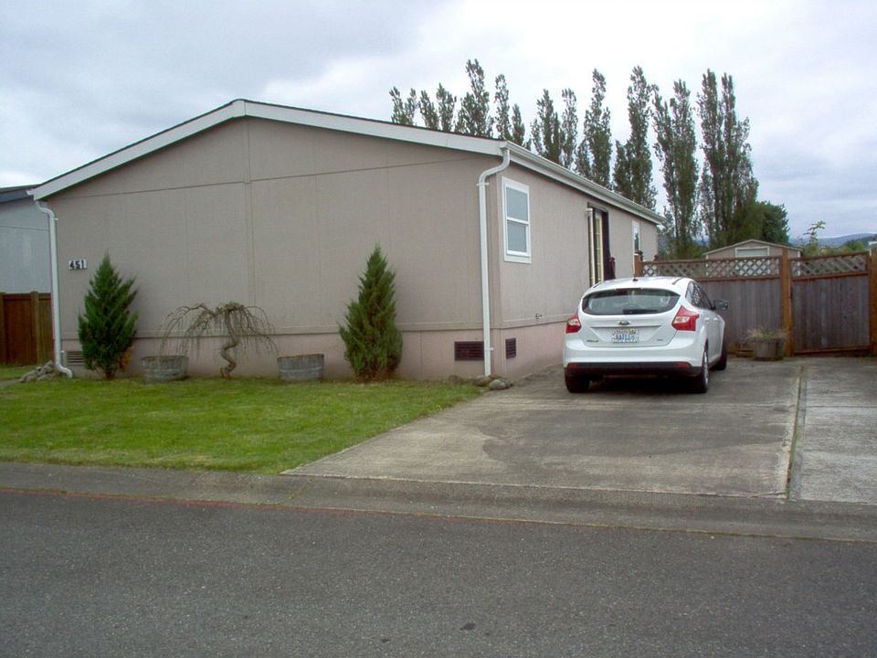 1st image of 451 Redwood St