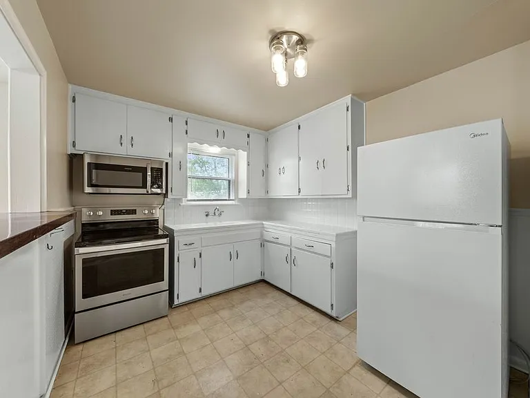 310 Sumner Dr — Photo 10
