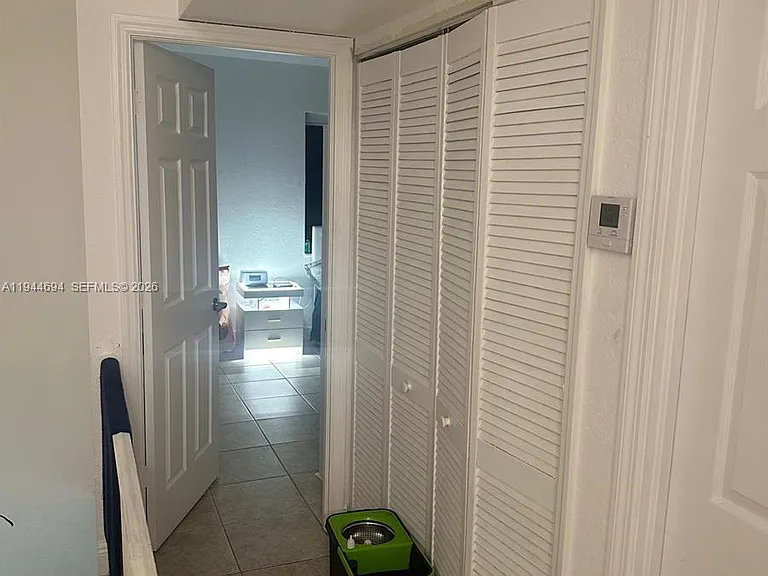 984 W 40th St #2 — Photo 15