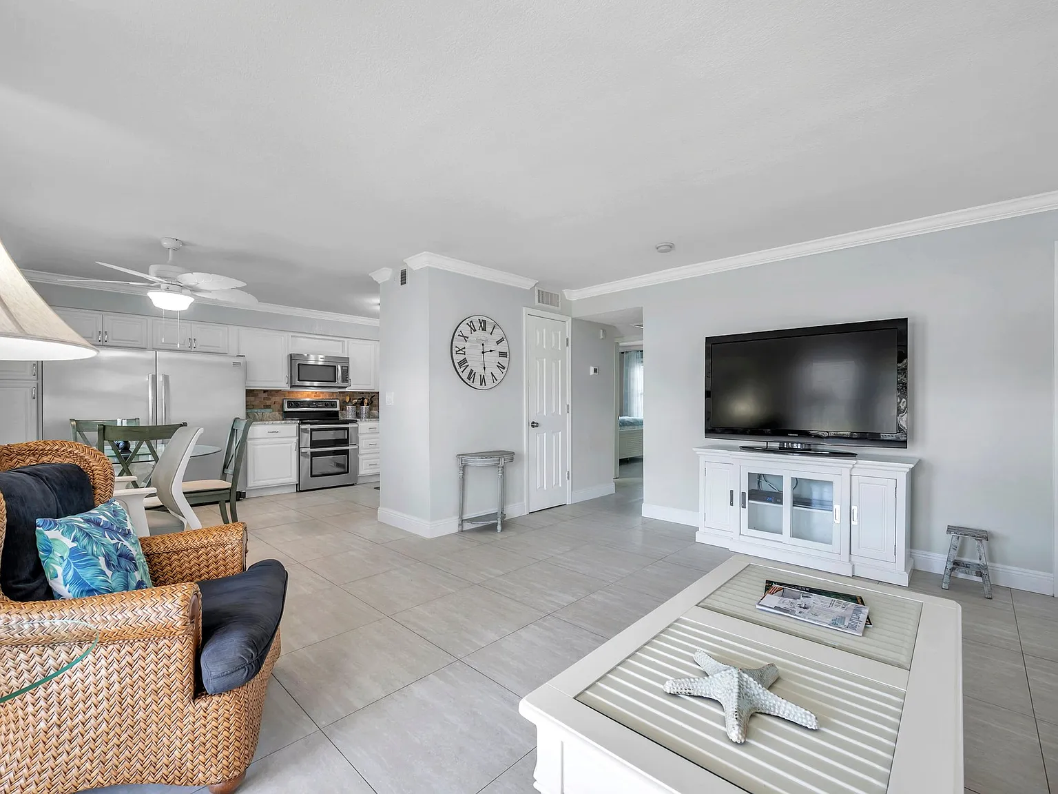 2 bed, 825 sqft, $2,650 — Photo 4