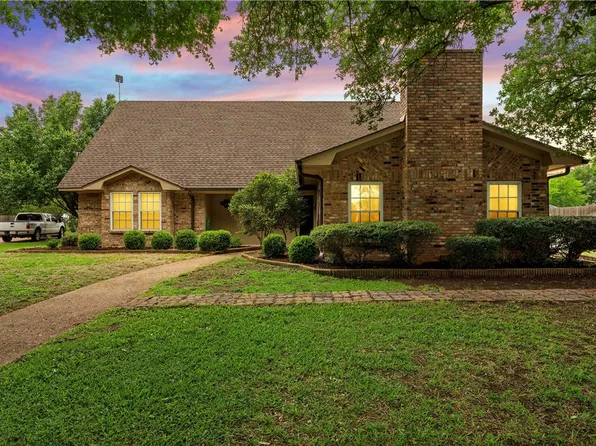 207 Coventry Dr, Hewitt, TX 76643
