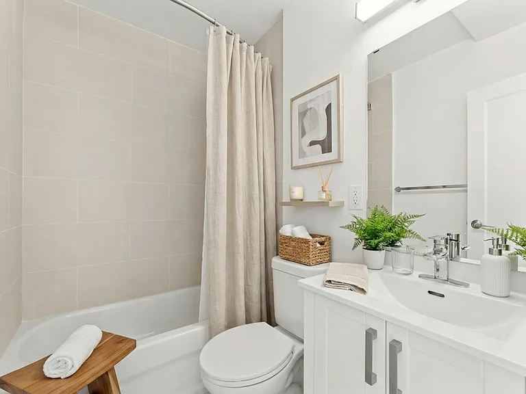 118 Tyndall Ave — Photo 8