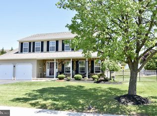 1065 Ruby Cir, Gilbertsville, PA 19525