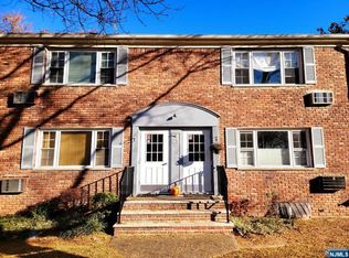 25 Wedgewood Dr, Verona, NJ 07044