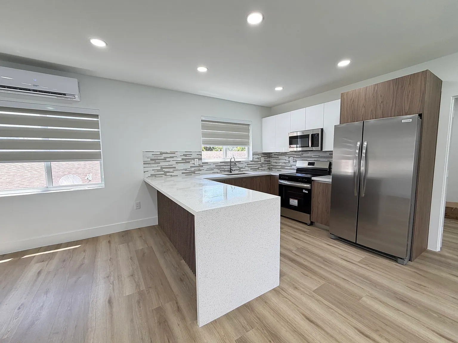 1 bed, 1.0 bath, $2,000 — Photo 2