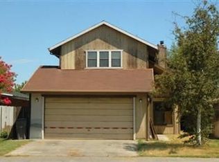 1379 Colfax Dr, Woodland, CA 95776