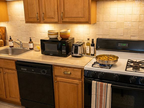 5th image of 2572 Massachusetts Ave #11