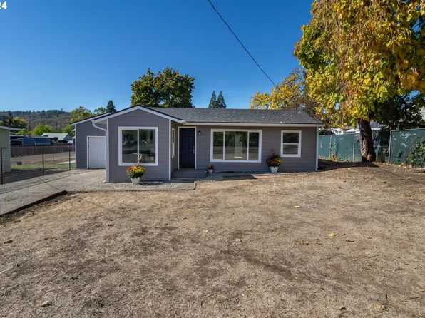 220 NE Patterson St, Roseburg, OR 97470