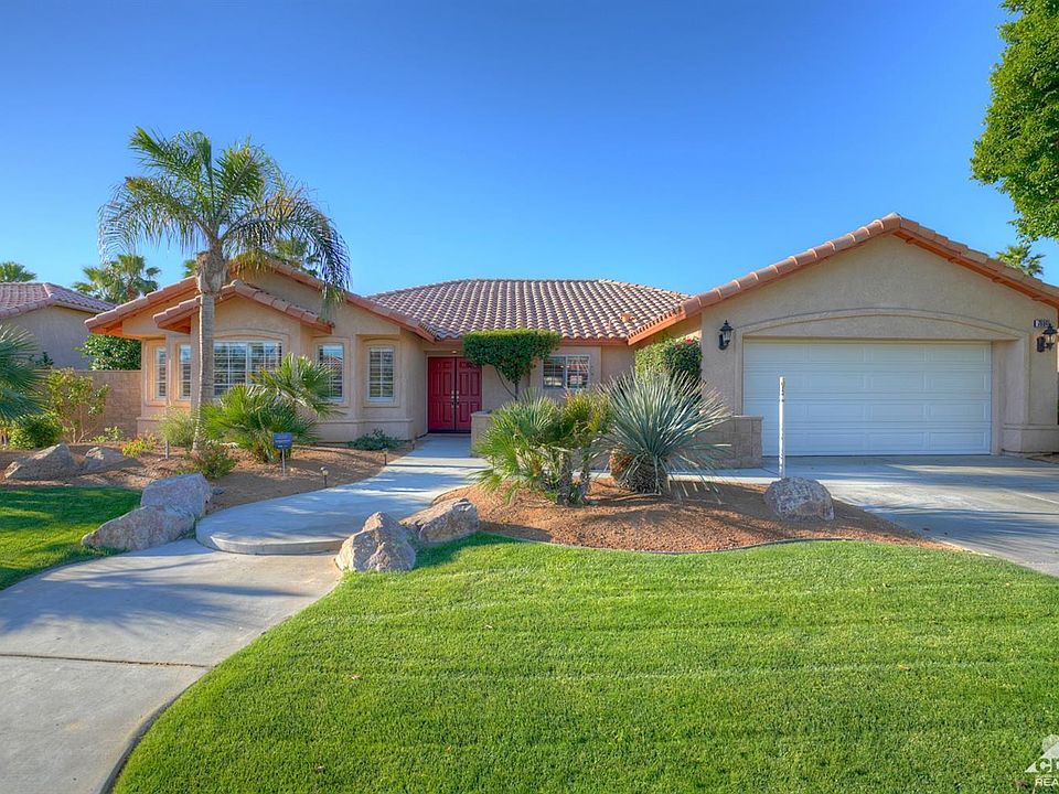 2nd image of 78645 Naples Dr
