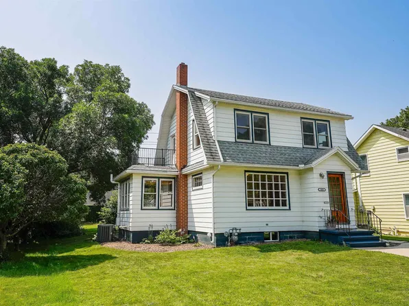 403 E Main St, Decorah, IA 52101